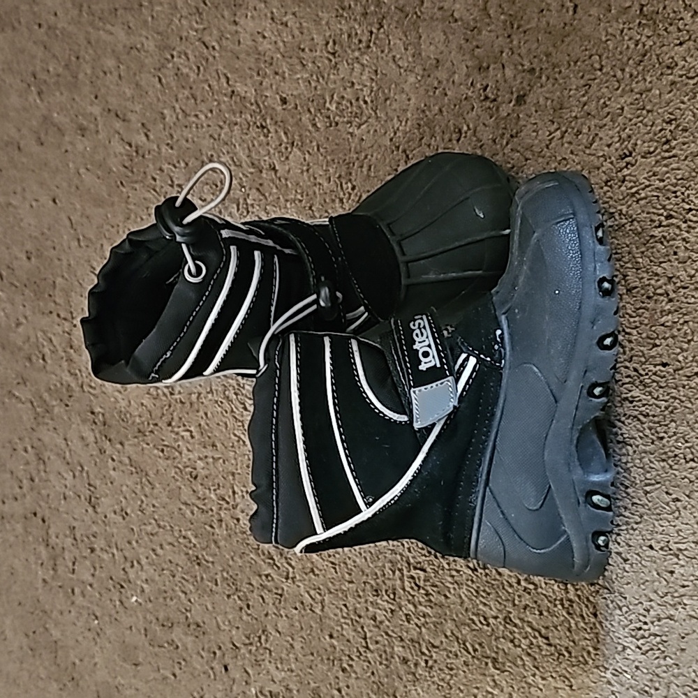 Totes Toddler snow boots